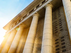 Exterior of courthouse with tall columns symbolizing florida court decisions on recantation of testimony in sex crime cases